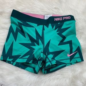 patterned nike pros
